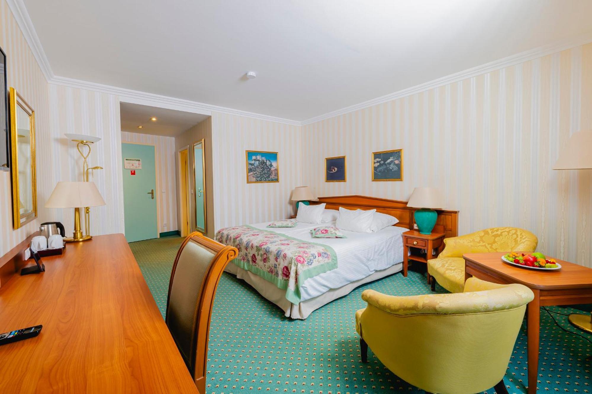 גותה Hotel Am Schlosspark מראה חיצוני תמונה