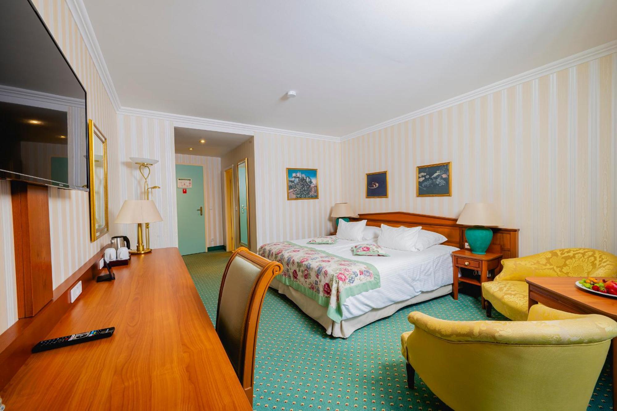 גותה Hotel Am Schlosspark מראה חיצוני תמונה
