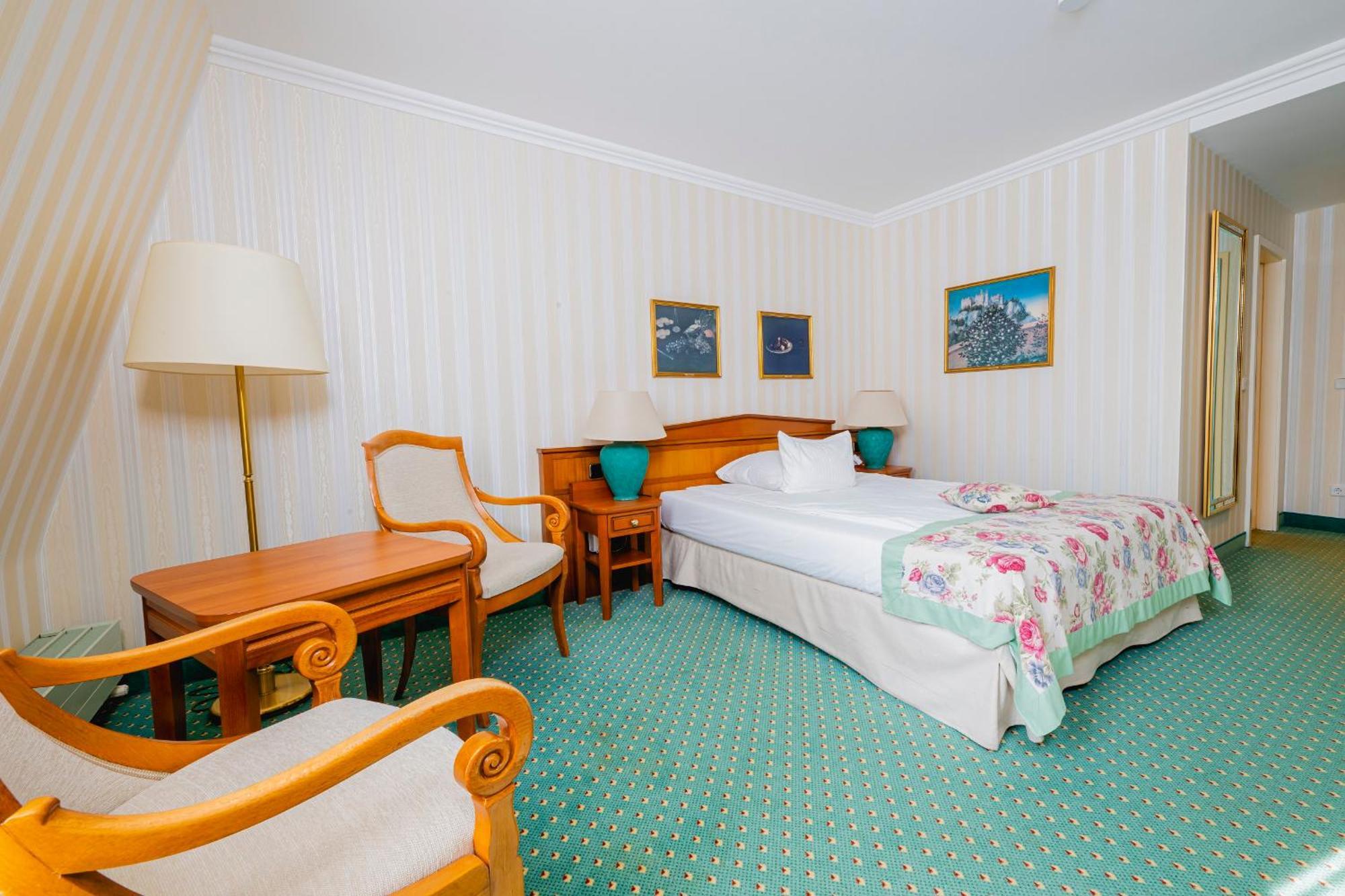 גותה Hotel Am Schlosspark מראה חיצוני תמונה